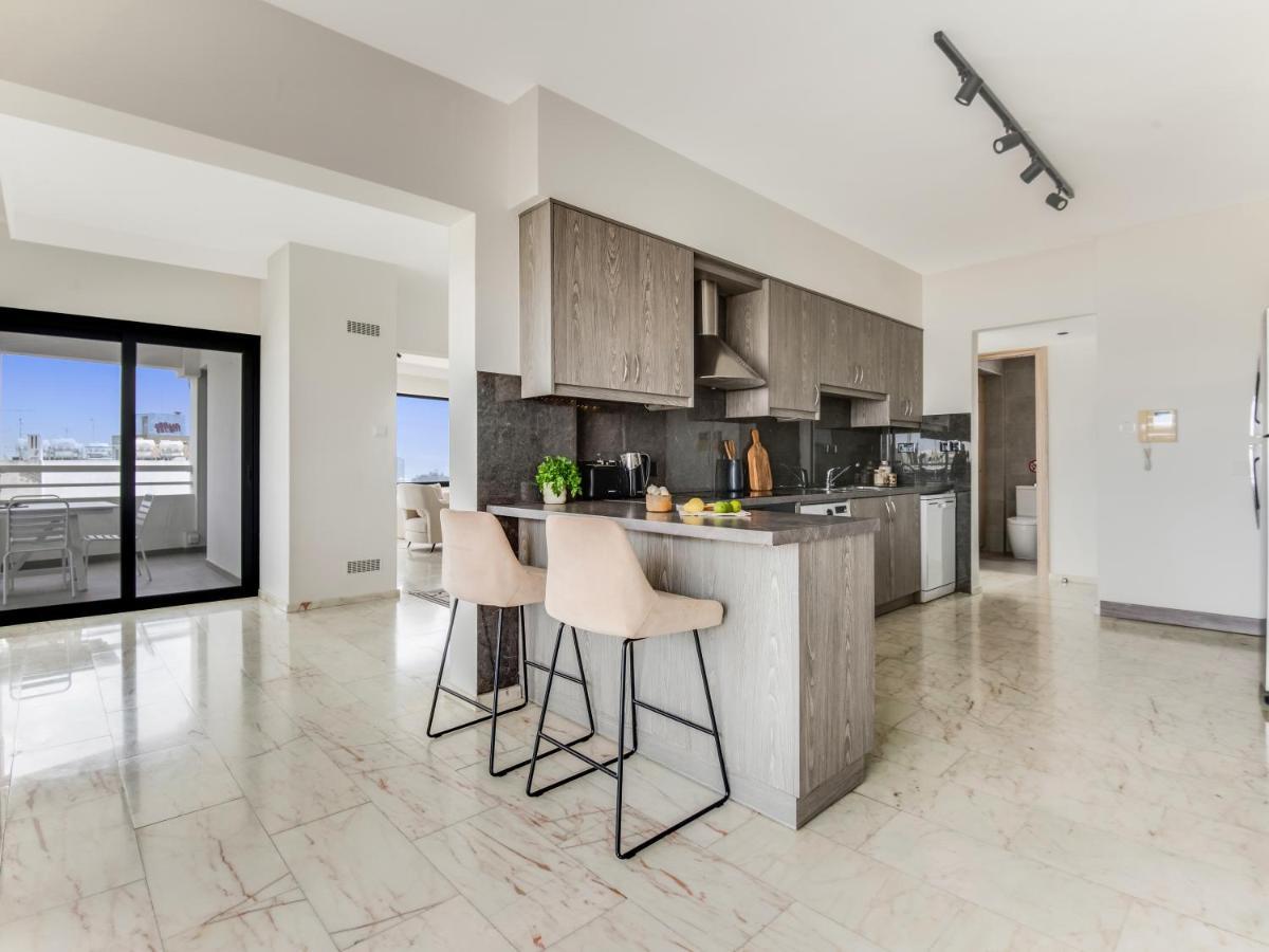 Sanders Coral Court Penthouse - Cute 3-Bedroom Apartment With Balcony Лимасол Екстериор снимка